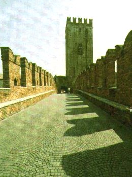 Castelvecchio_Ponte Scaligero.jpg (27062 byte)