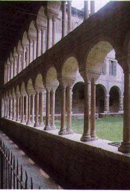 Duomo_chiostro.jpg (25595 byte)